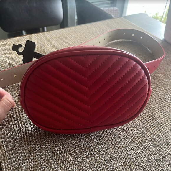 Steve Madden Womens Chevron Quilted Belt Bag Waist Purse Pack Red, Small - Picture 5 of 7